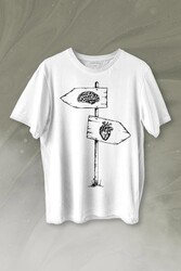 Asılan Kalp Ve Beyin Aşk Akıl Mantık Ters Yön Baskılı Tişört Unisex T-shirt - Thumbnail