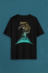 Astronot Uzay Cosmos Ay Dünya Gezegen Galaksi Sırt Ön Baskılı Oversize Tişört Unisex T-Shirt - Thumbnail