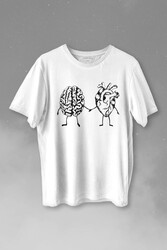 Kalp Ve Beyin Aşk Akıl Mantık El Ele Duygusal Zeka Baskılı Tişört Unisex T-shirt - Thumbnail