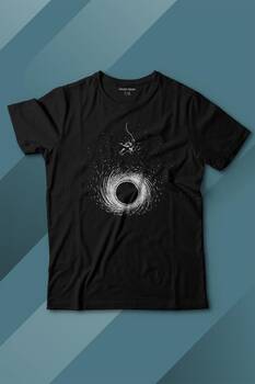 Kara Delik Üstünde Salınan Astronot Uzay Karadelik Baskılı Tişört Çocuk T-shirt