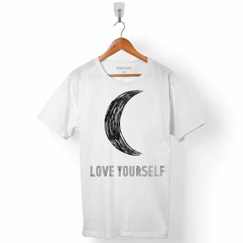 LOVE YOURSELF KENDİN SEV YARIM AY ERKEK TİŞÖRT