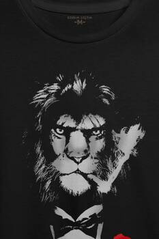 Suit Lion Aslan Takım Elbiseli ve Gül Rose Baskılı Tişört Unisex T-shirt