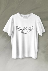 Ülke Dostluk Türkiye Almanya Friends El Tokalaşma Baskılı Tişört Unisex T-shirt - Thumbnail