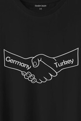 Ülke Dostluk Türkiye Almanya Friends El Tokalaşma Baskılı Tişört Unisex T-Shirt - Thumbnail