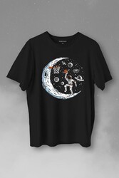 Uzayda Ayda Satürn Gezegeni Yanında Basketbol Oynayan Astronot Baskılı Tişört Unisex T-Shirt - Thumbnail