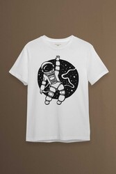 Uzayda El Sallayan Astronot Cosmos Baskılı Tişört Unisex T-shirt - Thumbnail