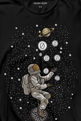 Uzayda Jonglör Astronot Top Çeviren Hokkabaz Cosmos Uzun Kollu Tişört Baskılı T-Shirt - Thumbnail