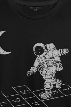 Uzayda Sek Sek Oyun Seksek Astronot Cosmos Baskılı Tişört Unisex T-shirt